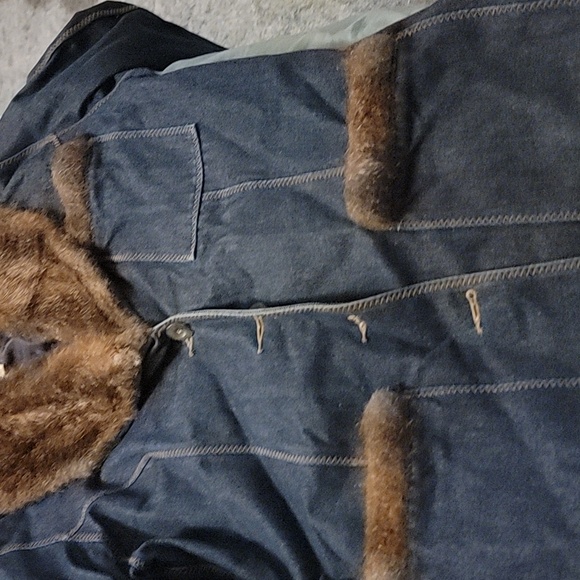 Coat - Picture 3 of 4